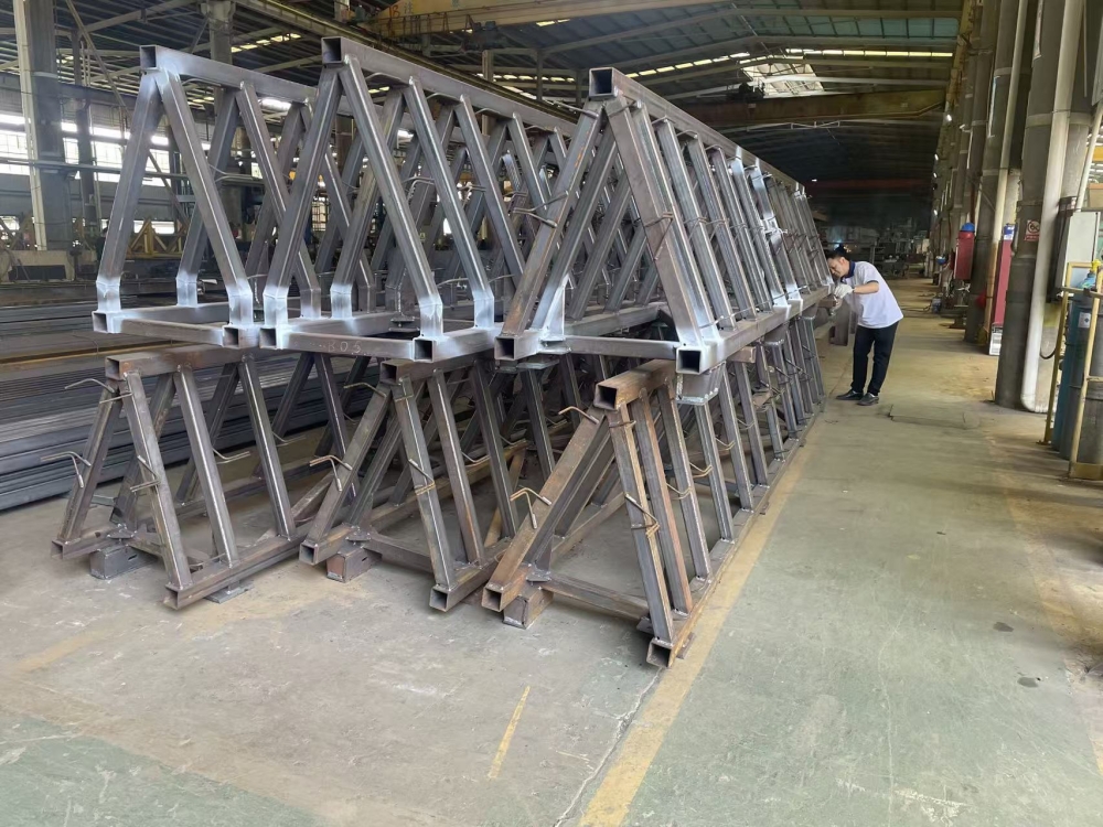 Steel Structure Manufacturer Guide: How Steel Structures Are Manufactured, Fabricated, Timed, and Equipped